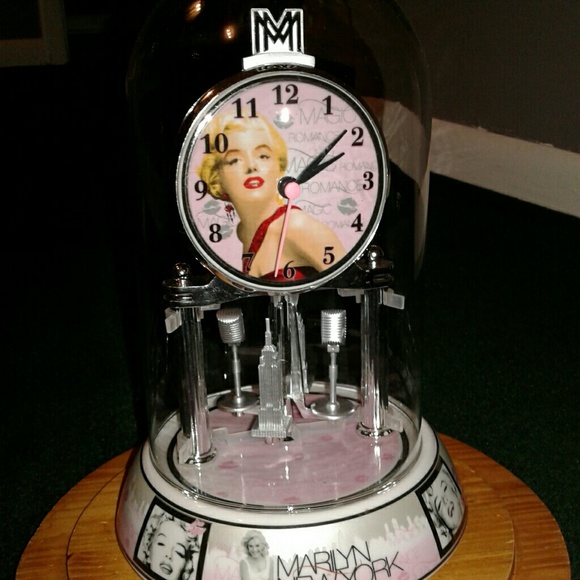 Clock - Picture 2 of 8